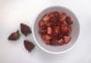 Blogparade Erdbeerrezepte Erdbeeren geschnitten