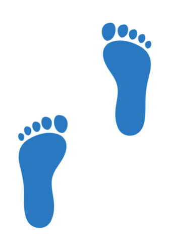 Hula Hoop - Grundstellung: Füße in Schrittstellung nebeneinander