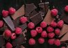 Himbeeren mit Vollmilchschokolade- und Zartbitterschokoladestückchen