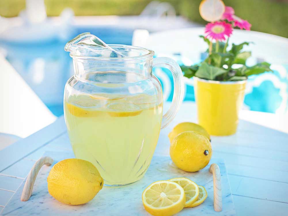 Kalorienarme Getränke – Zitronenwasser