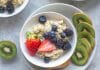 Porridge selber machen mit Erdbeeren, Brombeeren Kiwi und Blaubeeren