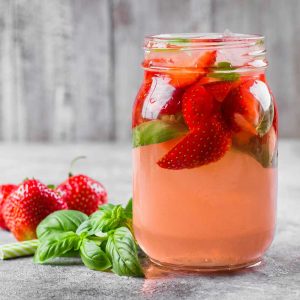 Rezept Kinderbowle mit süßen Erdbeeren